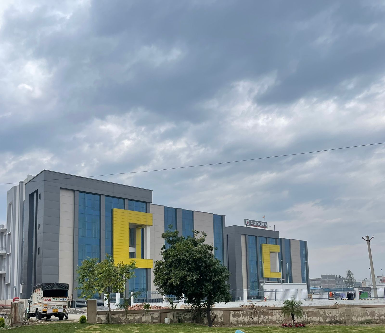 WhatsApp Image 2024-10-06 at 20.03.02